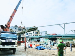 Ủy ban nhân dân xã Phú Nghĩa về tổ chức cưỡng chế vi phạm hành chính về đất đai tại khu bán hàng giang (chợ Đông Phương Yên)