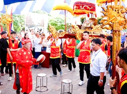 Vĩnh Mộ rộn ràng Lễ hội truyền thống tưởng nhớ Quỳnh Hoa Thánh Mẫu