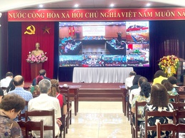 Cử tri phường Yên Hòa tham dự Hội nghị tiếp xúc cử tri sau Kỳ họp thứ Nhất, Quốc hội khóa XVI