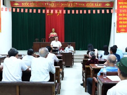 ĐỒNG CHÍ MAI XUÂN TRƯỜNG, BÍ THƯ ĐẢNG ỦY DỰ SINH HOẠT CHI BỘ THƯỜNG KỲ THÁNG 5 TẠI THÔN TIÊN LỮ
