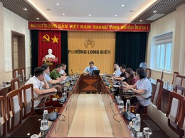 Ủy ban nhân dân phường Long Biên họp xem xét nhiều nội dung quan trọng về quy hoạch, giáo dục và tổ chức bộ máy