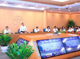 Đồng chí Đồng Thị Nga - UV BTV, Phó Chủ tịch UBND xã dự trực tuyến phiên họp thường kỳ tháng 5 của UBND Thành phố Hà Nội