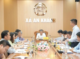 Đồng chí Hồ Trung Nghĩa - Phó Bí thư Đảng ủy, Chủ tịch UBND xã chủ trì hội nghị triển khai nhiệm vụ trọng tâm tháng 5 năm 2026