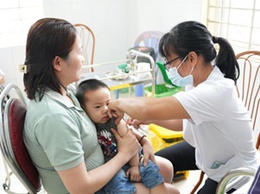 Tăng “lá chắn” phòng bệnh từ tiêm chủng thường xuyên tại Hoài Đức
