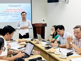 THƯỜNG TRỰC ĐẢNG ỦY PHƯỜNG LÀM VIỆC VỚI CẤP ỦY CHI BỘ, BAN GIÁM ĐỐC TRẠM Y TẾ PHƯỜNG LÁNG