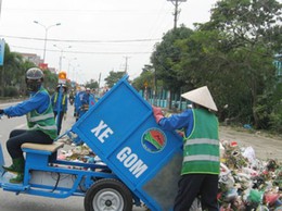 Phường Sơn Tây triển khai phương án thu gom rác thải sinh hoạt theo giờ