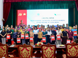 Hội LHPN phường Từ Liêm tổ chức tập huấn phân loại rác thải tại nguồn và an toàn lao động cho phụ nữ cộng đồng