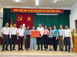 Uỷ ban MTTQ Việt Nam xã Phúc Lộc tiếp nhận kinh phí ủng hộ Quỹ 