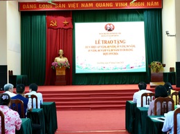 Lễ trao tặng Huy hiệu Đảng đợt 19/05/2026