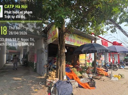 Long Biên tăng cường xử lý vi phạm trật tự đô thị qua hình ảnh