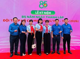 Trường tiểu học Cẩm Lĩnh vinh dự nhận bằng khen 