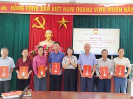 Ủy ban MTTQ Việt Nam xã Ứng Hòa công bố quyết định thành lập Ban Giám sát đầu tư của cộng đồng các công trình trên địa bàn.