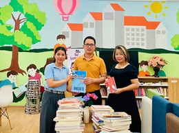 Trung tâm Văn hóa và Thư viện thành phố luân chuyển sách về các trường học đợt 1 trên địa bàn xã Ô Diên