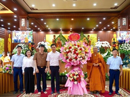BÍ THƯ ĐẢNG ỦY, CHỦ TỊCH HĐND XÃ NGUYỄN NAM HÀ VÀ PHÓ BÍ THƯ ĐẢNG ỦY, CHỦ TỊCH UBND XÃ NỘI BÀI HỒ VIỆT HÙNG DỰ ĐẠI LỄ PHẬT ĐẢN TẠI CHÙA HƯƠNG GIA VÀ CHÙA LƯƠNG PHÚC