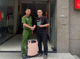 CÔNG AN PHƯỜNG BA ĐÌNH NHANH CHÓNG TÌM LẠI TÀI SẢN THẤT LẠC CHO DU KHÁCH NƯỚC NGOÀI