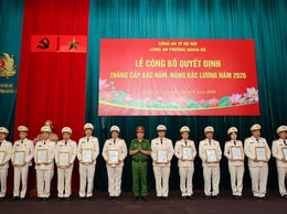 Công an phường Nghĩa Đô: Lễ công bố Quyết định thăng cấp bậc hàm, nâng bậc lương năm 2026