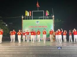 Hội người cao tuổi xã Ô Diên tổ chức chương trình văn nghệ chào mừng 85 năm ngày thành lập Hội.