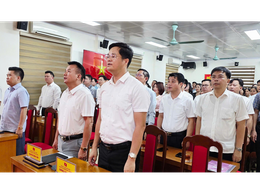 Hát Môn chào cờ đầu tháng đánh giá kết quả thực tháng 5; triển khai nhiệm vụ trọng tâm tháng 6/2026 và tiếp tục duy trì, lan tỏa cuộc thi” Tôi kể về tôi” trong học tập và làm theo tư tưởng, đạo đức, phong cách Hồ Chí Minh.