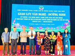 Hội Người cao tuổi khu vực xã Hạ Mỗ tổ chức giao lưu văn nghệ