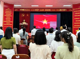 Phường Phú Lương tổ chức Lễ chào cờ tháng 6/2026, ủng hộ quỹ Đền ơn đáp nghĩa 2026