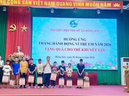 Hội LHPN xã Hồng Sơn trao 31 suất quà cho trẻ khuyết tật nhân Tháng hành động vì trẻ em