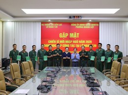 Đảng ủy - HĐND - UBND - Ủy ban MTTQ - Ban CHQS phường Hoàng Liệt thăm, động viên tân binh đang huấn luyện tại đơn vị