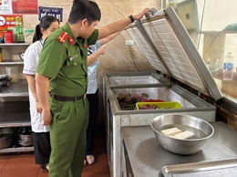 TĂNG CƯỜNG KIỂM TRA, CHẤN CHỈNH CÔNG TÁC BẢO ĐẢM AN TOÀN THỰC PHẨM TRÊN ĐỊA BÀN XÃ QUANG MINH