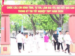 Ban chỉ đạo kỳ thi THPT xã Hát Môn kiểm tra công tác tổ chức thi và thăm, động viên lực lượng tham gia tiếp sức mùa thi và các điểm thi
