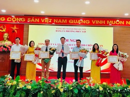 Phường Phúc Lợi trao giải Cuộc thi chính luận về bảo vệ nền tảng tư tưởng của Đảng lần thứ Sáu năm 2026