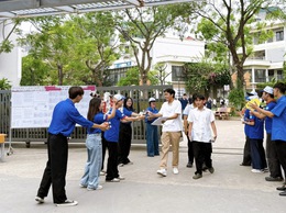 Phường Thanh Liệt chung tay tiếp sức thí sinh trong ngày đầu Kỳ thi tốt nghiệp THPT năm 2026