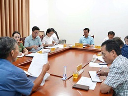 Đồng chí Nguyễn Thanh Bình - Bí thư Đảng ủy, Chủ tịch HĐND xã tiếp công dân định kỳ tháng 6