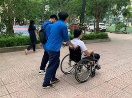 PHƯỜNG BẠCH MAI: MÀU ÁO XANH ĐỒNG HÀNH CÙNG SĨ TỬ