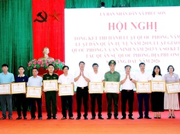 UBND XÃ PHÚC SƠN TỔ CHỨC HỘI NGHỊ TỔNG KẾT THI HÀNH PHÁP LUẬT VỀ QUỐC PHÒNG – AN NINH VÀ CÔNG BỐ QUYẾT ĐỊNH KHEN THƯỞNG
