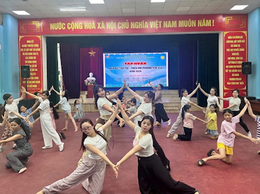 Phường Yên Hòa tổ chức tập huấn múa hát tập thể Thiếu nhi hè năm 2026