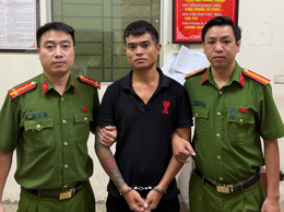 Công an phường Phương Liệt vận động thành công 01 đối tượng truy nã ra đầu thú.