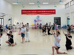 PHƯỜNG PHƯƠNG LIỆT KHAI MẠC LỚP TẬP HUẤN MÚA HÁT TẬP THỂ VÀ CA KHÚC MĂNG NON HÈ 2026