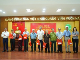Xã Gia Lâm khai mạc chương trình khám bệnh, tư vấn sức khỏe, tặng quà đối tượng chính sách năm 2026