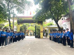 Gần 100 lượt Đoàn viên thanh niên Tương Mai ra quân tiếp sức sĩ tử trong ngày thi chính thức đầu tiên