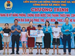 Công đoàn xã Phúc Thọ tổ chức chương trình trang bị kỹ năng phòng, chống đuối nước cho thanh thiếu nhi