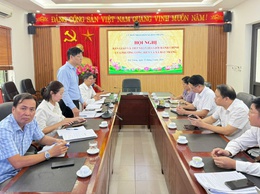 Phường Long Biên tổ chức Hội nghị ký bàn giao hồ sơ, tài liệu quản lý đất đai với xã Bát Tràng