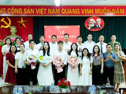Trung tâm GDNN-GDTX Quốc Oai vinh dự có 4 em học sinh được đứng trong hàng ngũ của Đảng