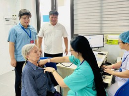 Tri ân bằng hành động thiết thực: Phường Long Biên tổ chức khám sức khỏe cho đối tượng chính sách, người có công