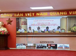 Chủ tịch HĐND TP Phùng Thị Hồng Hà tiếp xúc cử tri 5 phường trước kỳ họp thường lệ giữa năm 2026