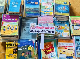 Xuân Mai tiếp nhận được 300 cuốn sách giáo khoa các cấp và 80 cuốn tài liệu tham khảo