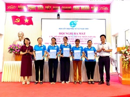 HỘI LHPN XÃ NGỌC HỒI RA MẮT 03 MÔ HÌNH ỨNG DỤNG AI, NÂNG CAO NĂNG LỰC SỐ CHO PHỤ NỮ CHÀO MỪNG ĐẠI HỘI ĐẠI BIỂU PHỤ NỮ TOÀN QUỐC LẦN THỨ XIV.
