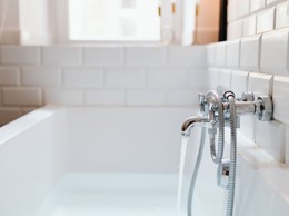 UBND phường Văn Miếu - Quốc Tử Giám tuyên truyền đến Nhân dân giá nước sinh hoạt theo Thông báo Khung giá nước sạch năm 2026