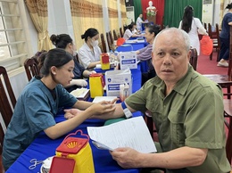 Phường Hà Đông khám sức khỏe miễn phí dành cho người cao tuổi là cán bộ của 115 Tổ dân phố trên địa bàn