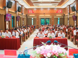 Quốc Oai tổ chức hội nghị xin ý kiến các đồng chí lãnh đạo chủ chốt qua các thời kỳ về Đề án sắp xếp lại chi bộ thôn trên địa bàn xã