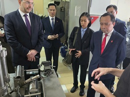 Việt Nam thúc đẩy hợp tác với Nga về AI, công nghệ lượng tử và vệ tinh tầm thấp