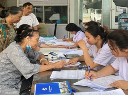Phường Hoàng Mai tổ chức khám sàng lọc, phát hiện bệnh miễn phí cho người cao tuổi hưởng ứng Tháng hành động vì người cao tuổi Việt Nam năm 2026.